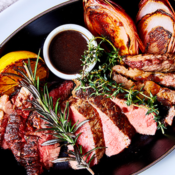 牛ステーキの３種盛り合せ